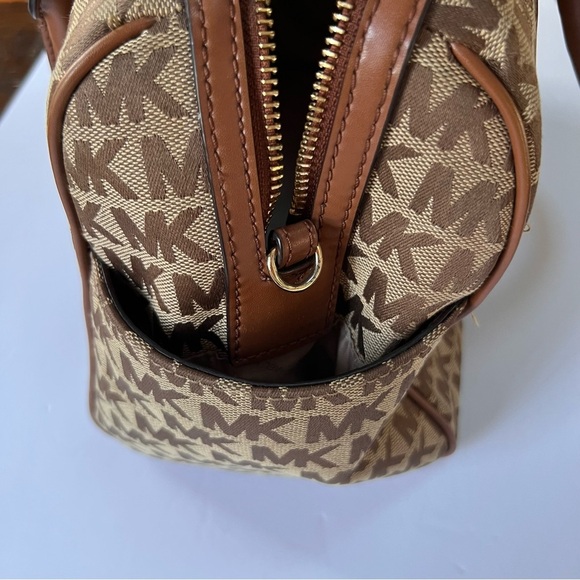 Michael Kors Bedford LG Duffle Satchel Bag in beige/ebony in excellent condition - Picture 5 of 7